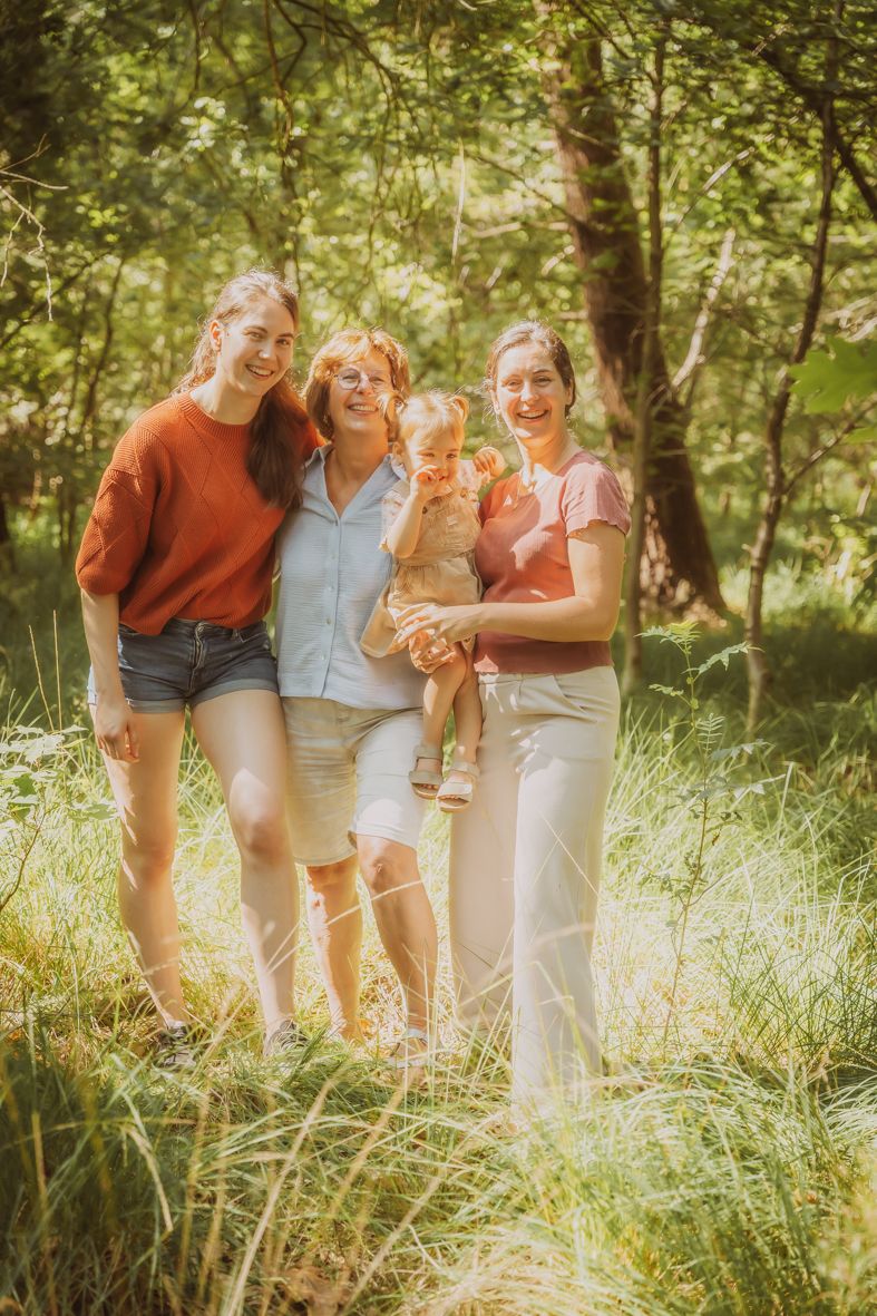 Familie in de natuur